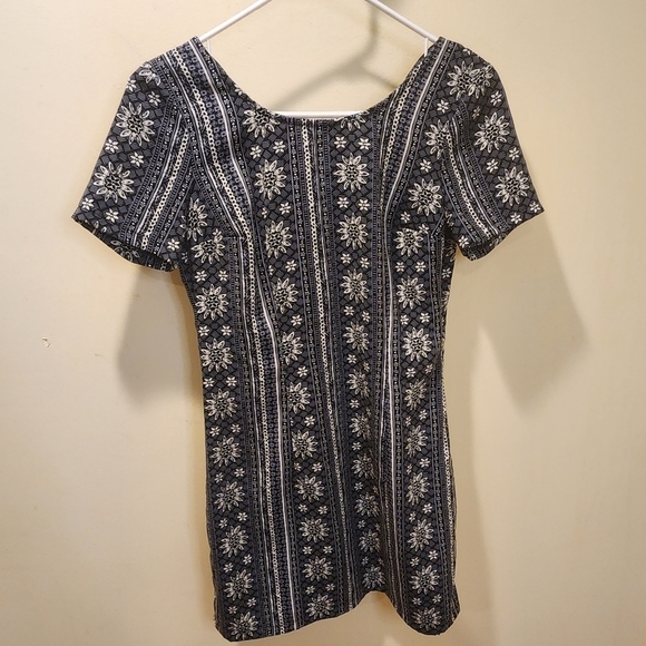 Hollister Casual short sleeves mini dress size XS - Picture 10 of 13